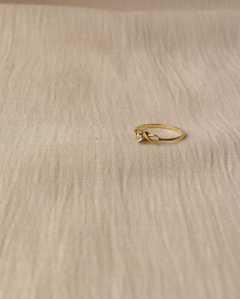 14K Gold Delicate Zirkonia Ring