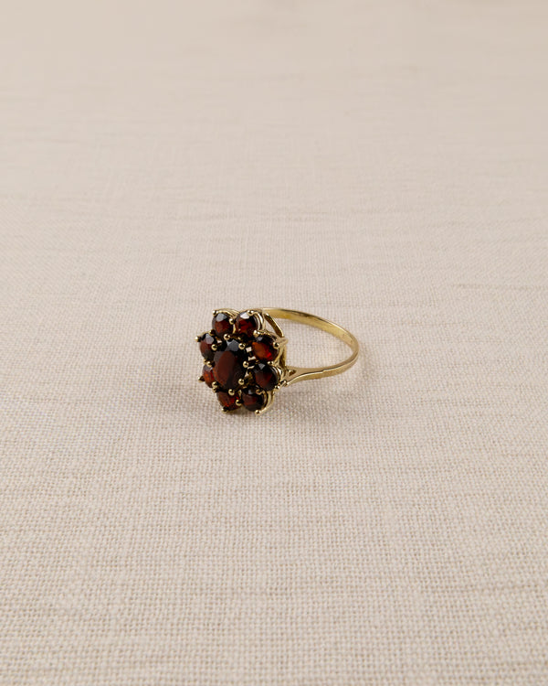8K FLOWER GOLD GARNET RING