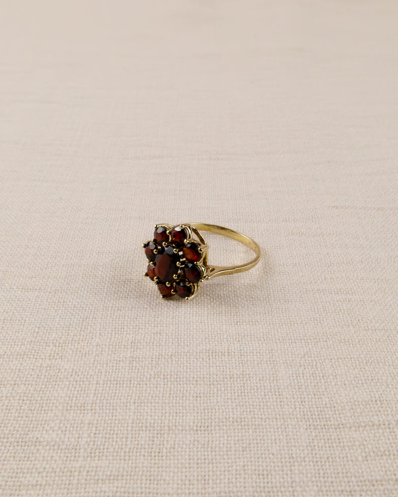 8K FLOWER GOLD GARNET RING