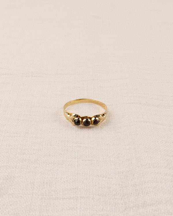 14K GOLD GARNET RING