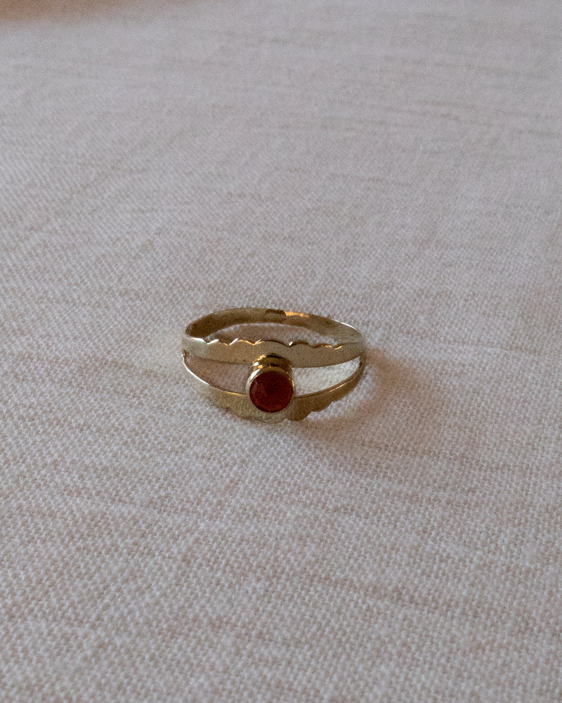 14K GOLD AND CARNELIAN DOUBLE WAVE RING