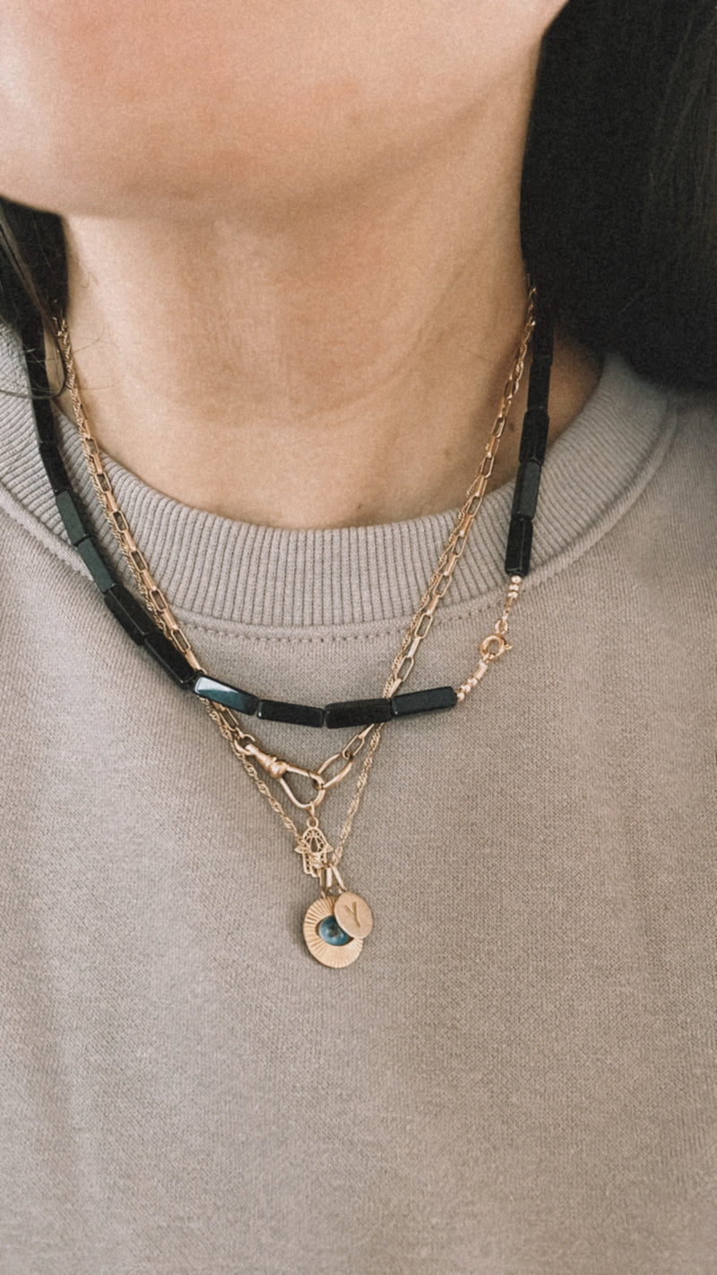 GOLD BIG ONYX NECKLACE