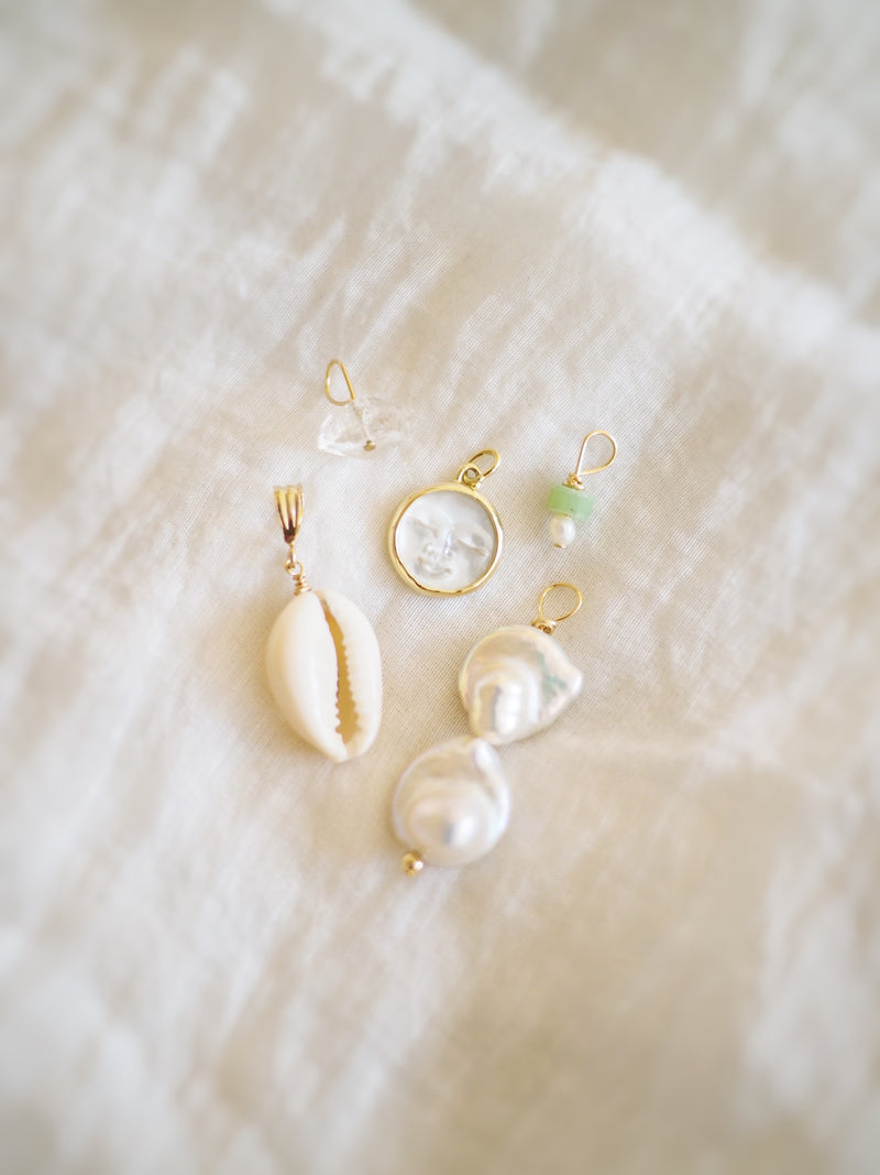 GOLD EARRING CHARM DOUBLE PEARL