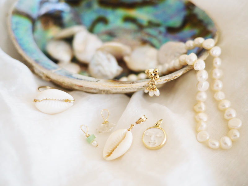 GOLD EARRING CHARM PEARL OPAL