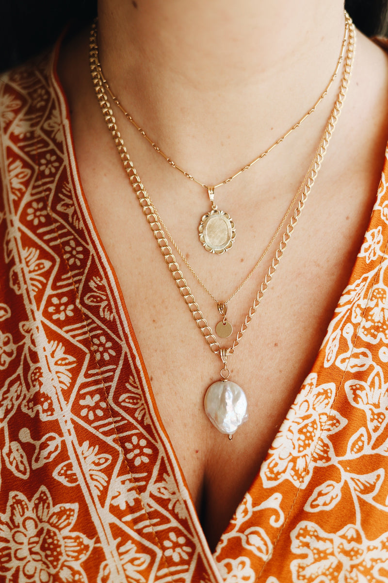 GOLD NECKLACE CHARM SEQUIN
