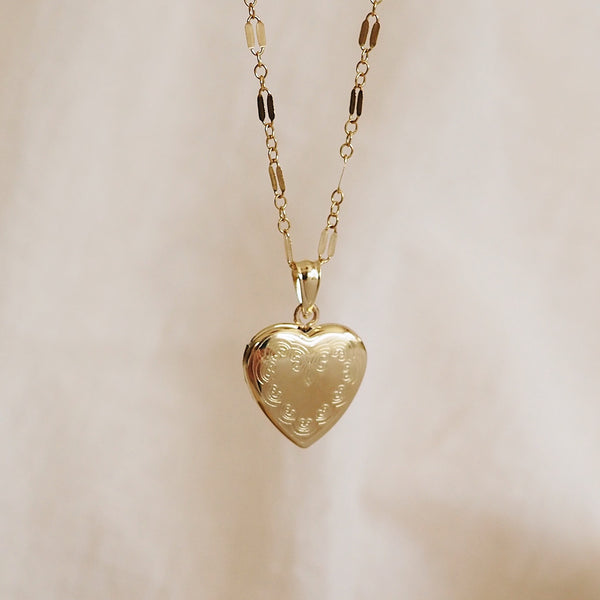 9K Dreamy Heart Locket