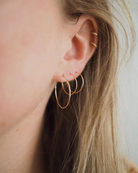 GOLD THIN HOOP