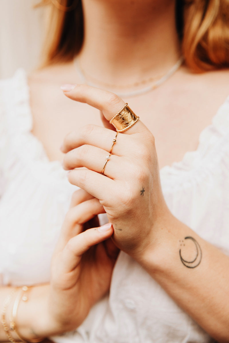 GOLD ARIEL PEARL RING