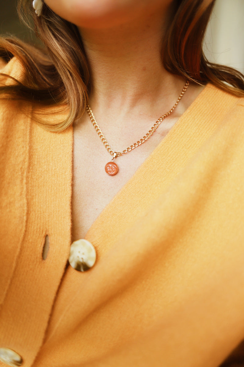 GOLD NECKLACE CHARM PEACHY MOON