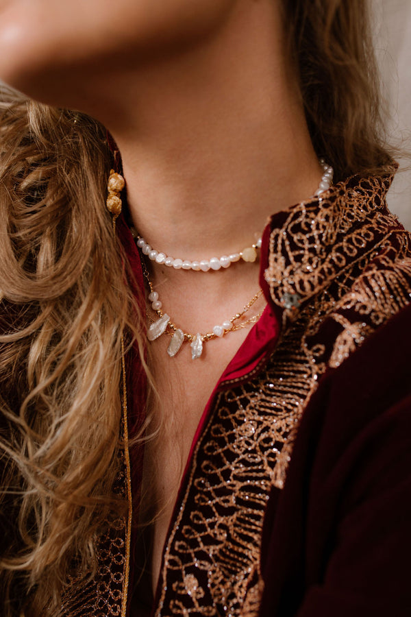 GOLD CLASSIC PEARL ROSE NECKLACE
